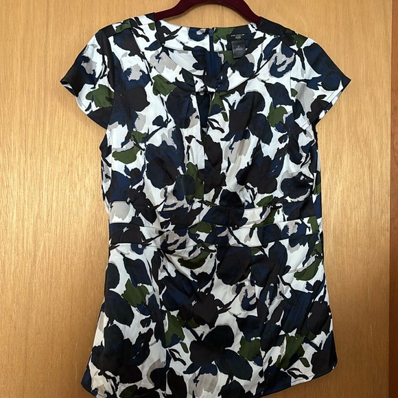 Ann Taylor Tops - Ann Taylor Petites Floral Print Blouse Size Small Lightweight Business Casual